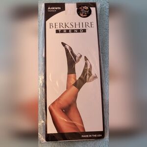 Berkshire Black Casual Socks Plus Size 9-12